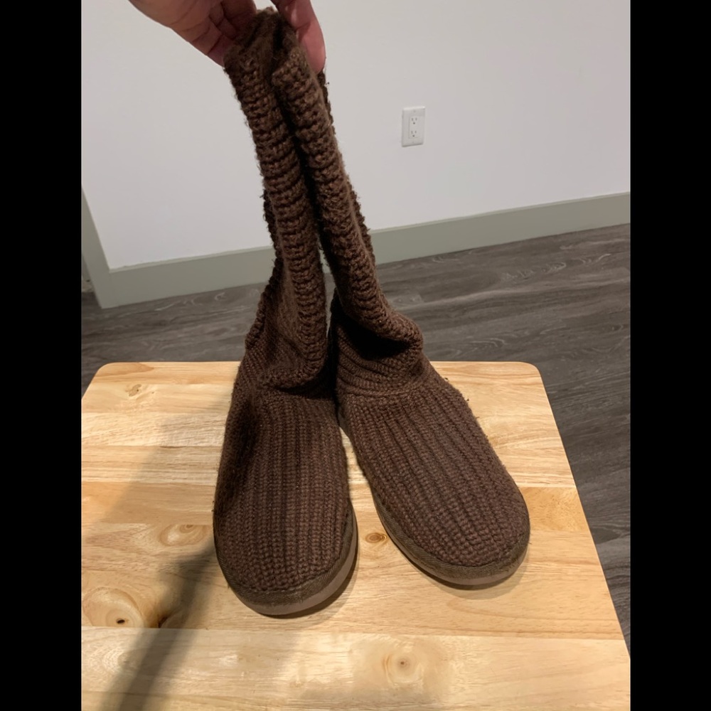 Ugg’s tall dark brown sweater style. Size 9